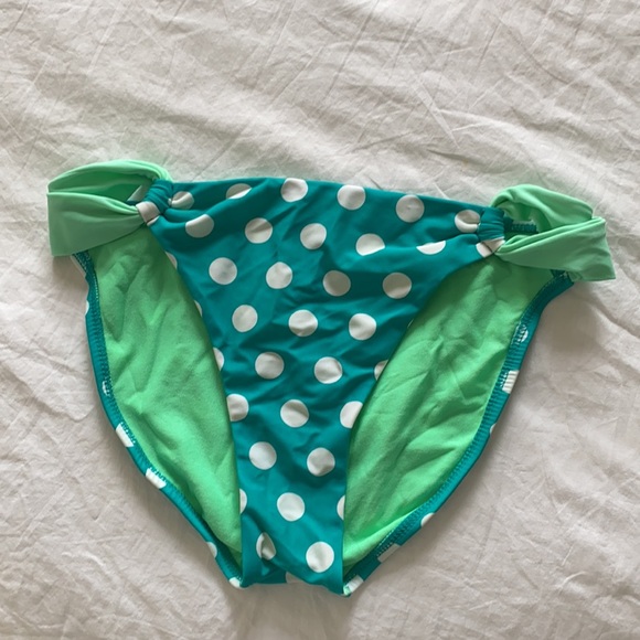 Bikini - Picture 5 of 7